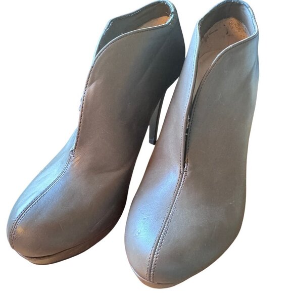 Audrey Brooke Taupe Stiletto Ankle Boots size 8 womens Grayish Brown 4+ in heel - Picture 2 of 16